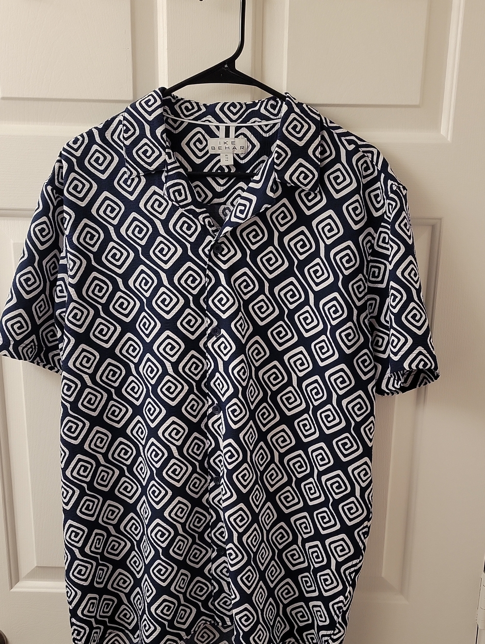 Ike Behar Navy & White Geometric Short Sleeve Button-Up
